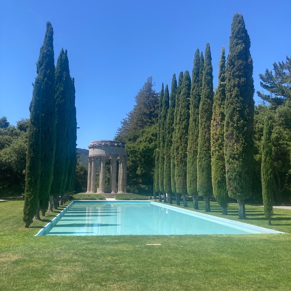 Meet your Posher, Jessie Leigh - Picture 2 of 11